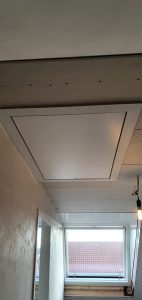 Plafond plaatsen