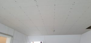 Plafond plaatsen